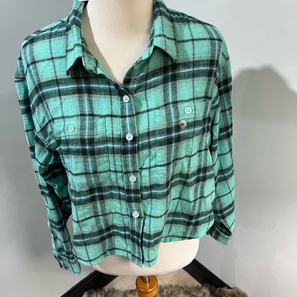Plaid crop button top - Picture 1 of 4